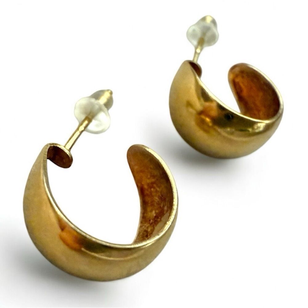 Chunky Gold Tone Huggie Hoop Earrings – Modern & Bold Look